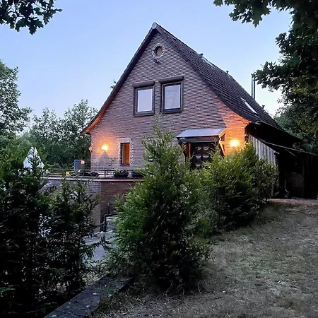 Design Loft In A Secluded Natural Retreat Vakantiehuis